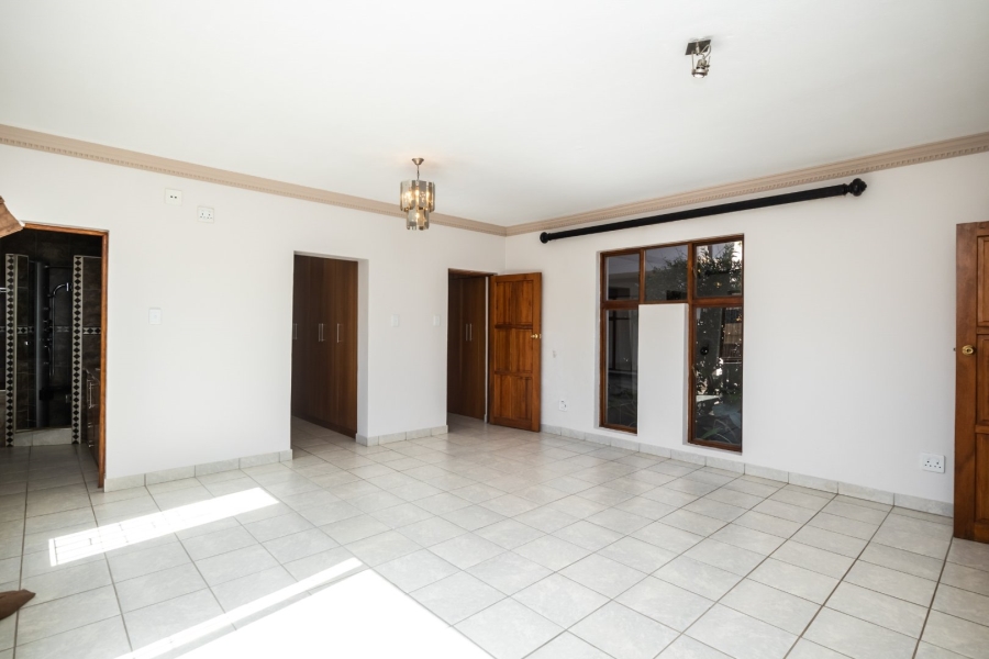 5 Bedroom Property for Sale in Birdwood Estate North West